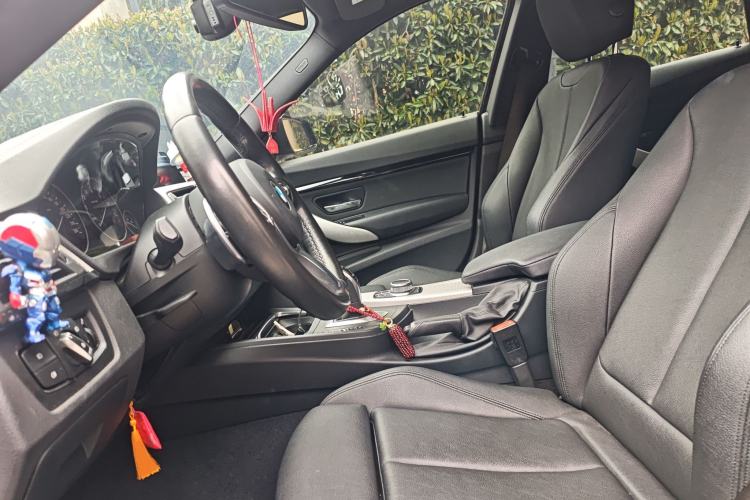 Used BMW 3 Series GT 2018 320i M Sport Edition Left Front Seat