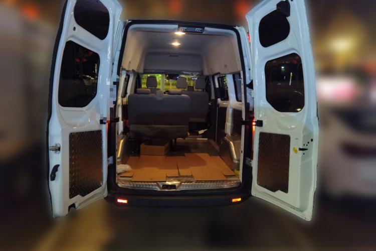 Used Ford Transit 2023 2.0T Gasoline Automatic Multi-Function Commercial Vehicle Short Wheelbase Mid-Roof Design 5/6 Seats
