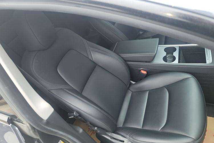 Used Tesla Model Y 2022 Rear-Wheel-Drive Version Right Front Seat