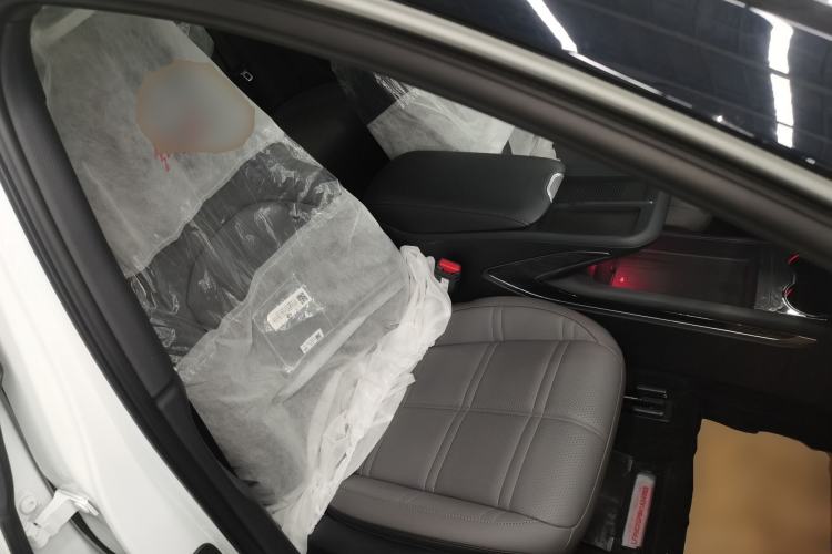 Used Hongqi EH7 2024 640 Pro+ All-Wheel Drive Right Front Seat