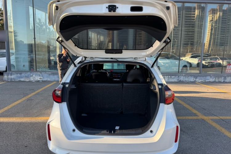 Used Honda Fit 2023 1.5L CVT Trend Edition Trunk