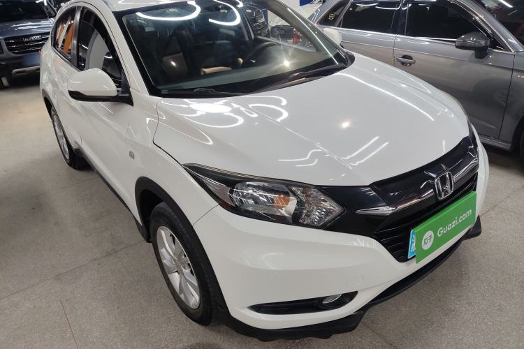 Used Honda Vezel 2015 1.5L CVT two-wheel drive Comfort trim Front Right 45 Deg