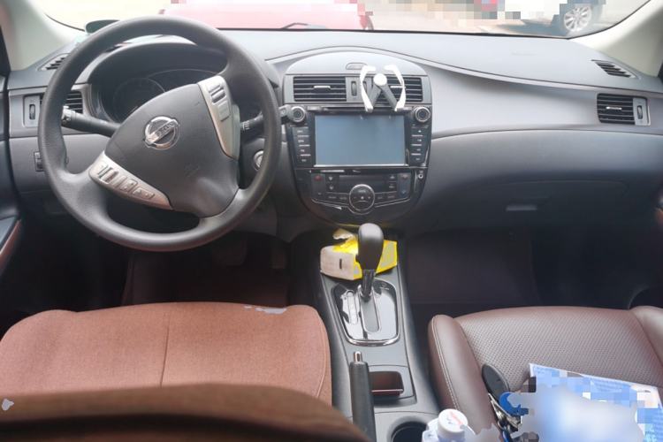 Used Nissan Tiida 2014 1.6L CVT Cool Cafe Edition