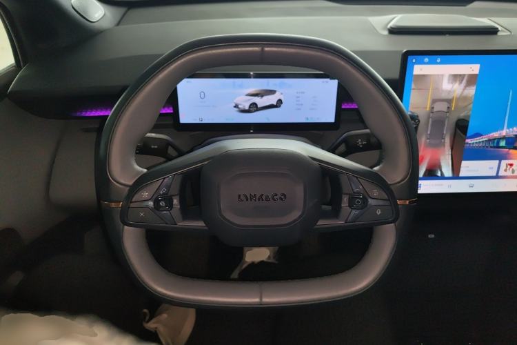 Used Lynk & Co Z20 2025 530 km Range Rear-Wheel Drive Pro Steering Wheel