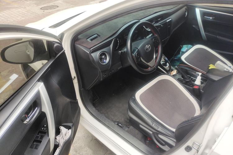 Used Toyota Corolla 2017 Revised Dual-Engine 1.8L E-CVT Leading Edition Driver Seat