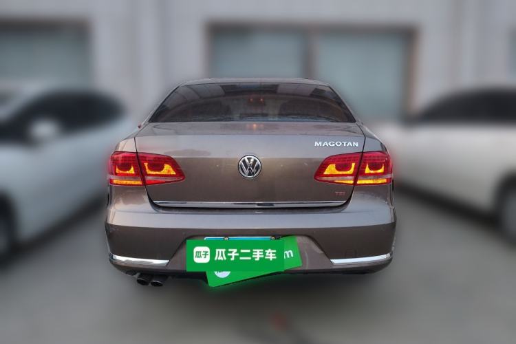 Used Volkswagen Magotan 2015 Revised Version 2.0 TSI Luxury Edition Rear