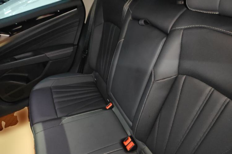 Used Volkswagen Passat 2025 Premium Version 380TSI Dragon Edition
