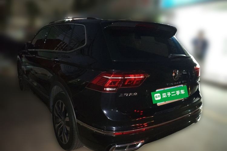 Used Volkswagen Tiguan L 2023 Facelifted 380TSI Automatic All-Wheel Drive R-Line Plus Version 7-Seater
