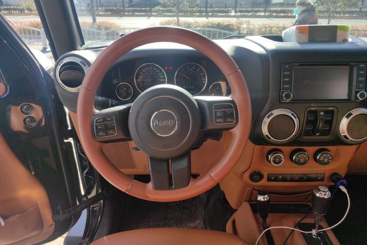 Used Jeep Wrangler 2014 3.0L Sahara Four-Door Edition