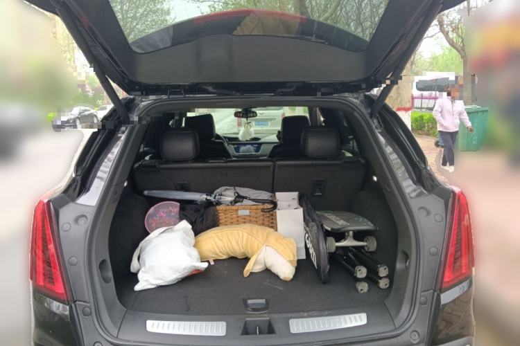 Used Cadillac XT5 2021 28T Luxury Model Trunk