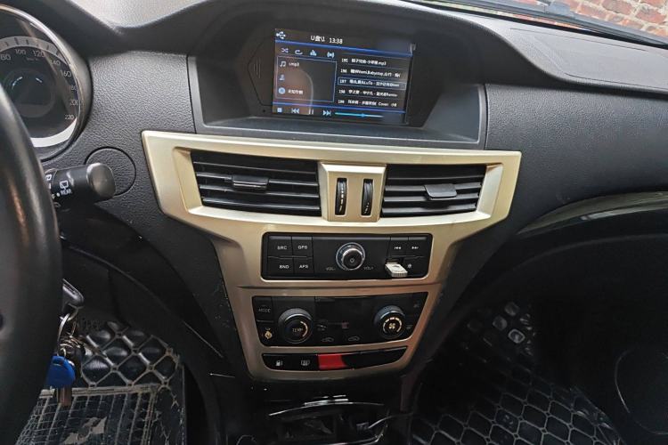 Used Foday Landfort 2017 1.9T Diesel Manual Two-Wheel Drive Luxury Edition 7 Seats