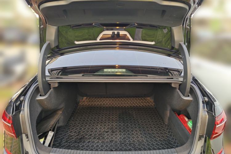 Used Volkswagen Passat 2022 330TSI Luxury Edition Trunk