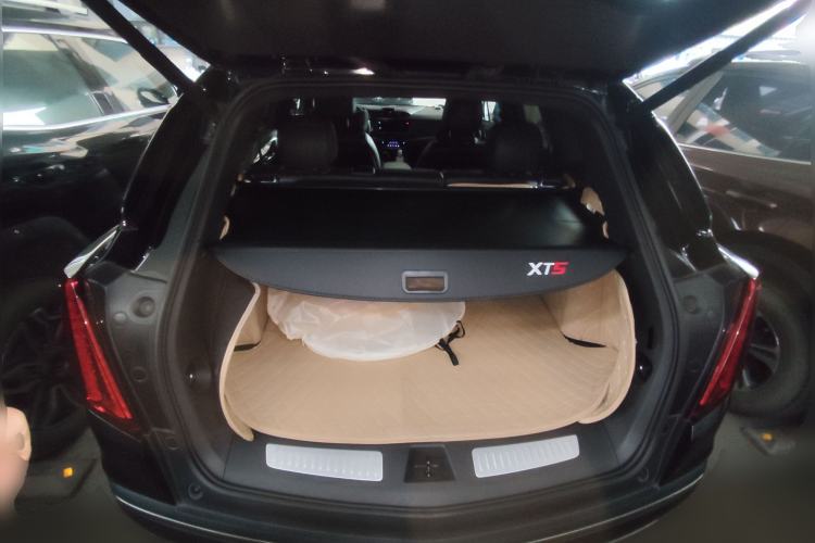 Used Cadillac XT5 2021 2.0T Two-Wheel Drive Luxury Version Trunk