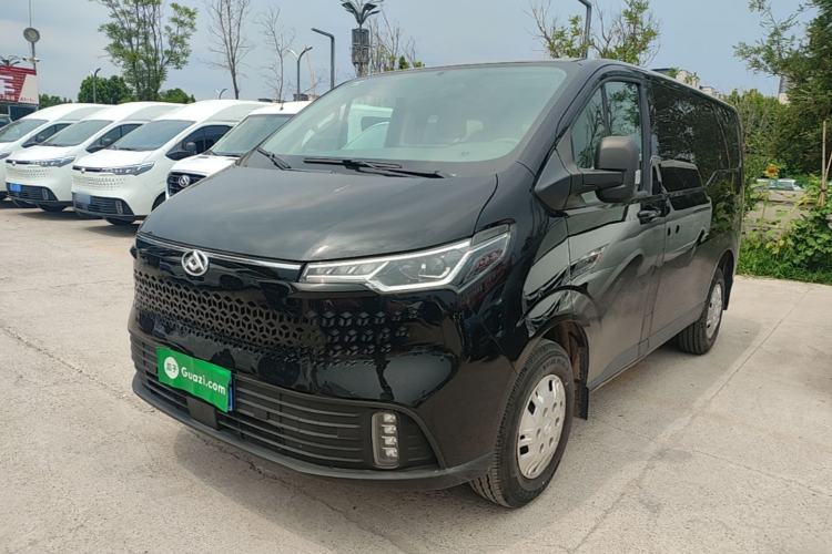 Used SAIC MAXUS Xintu V70 2023 2.0T Elite Edition Automatic Short Wheelbase Low Roof – 5/6 Seats