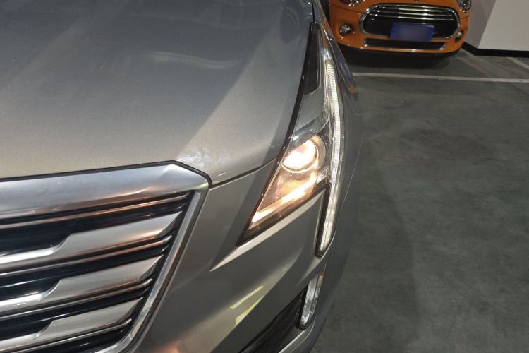 Used Cadillac XT5 2018 25T Luxury Model
