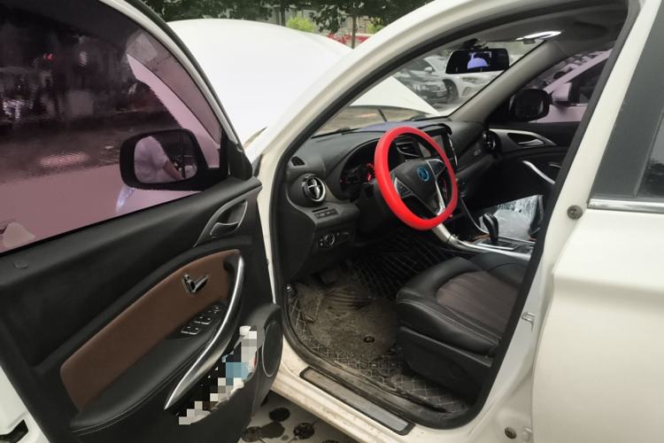 Used BYD Song New Energy 2017 Song DM 1.5TID All-Wheel Drive Prestige Model Driver Seat