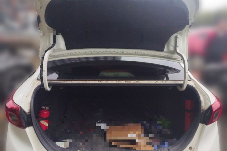 Used Mazda 3 Axela 2014 Sedan 1.5L Manual Comfort Model Trunk