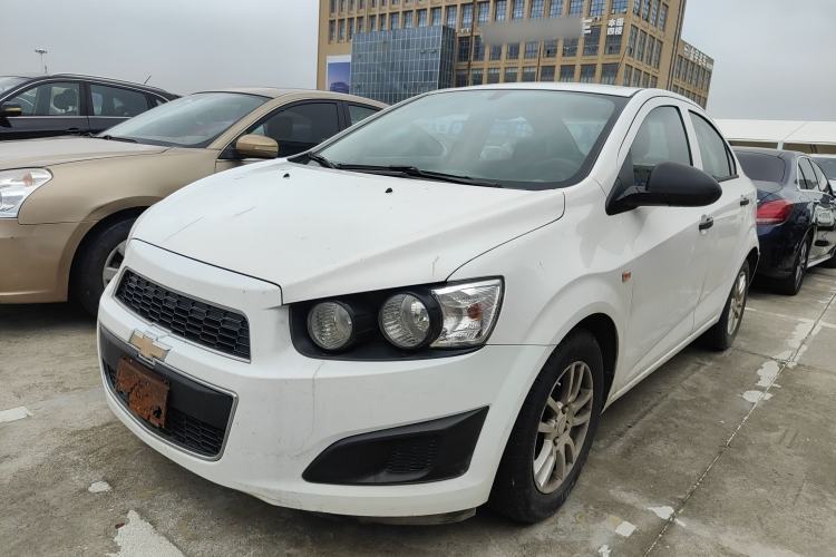 Used Chevrolet Aveo Sonic 2011 Sedan 1.4L MT SL