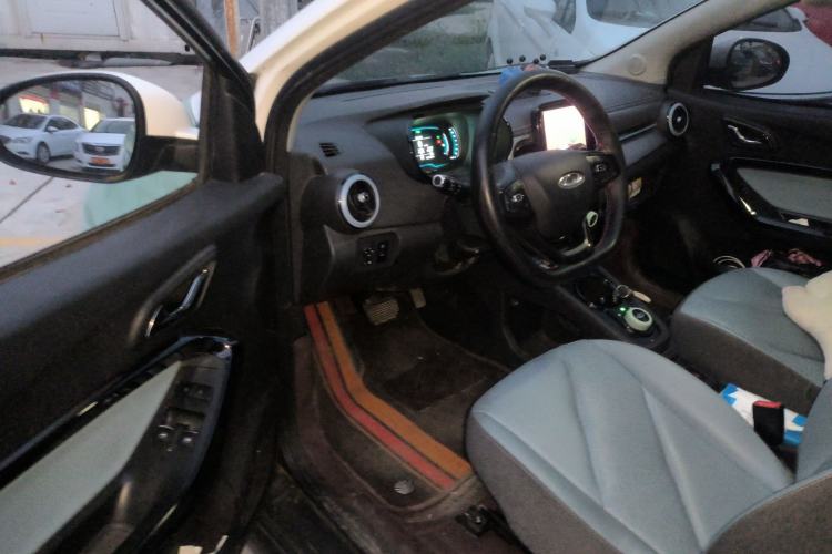 Used Chery QQ Little Ant 2022 Sweet Pink Edition Half-Sugar Version 3-Cell Lithium 30kW 301km Driver Seat