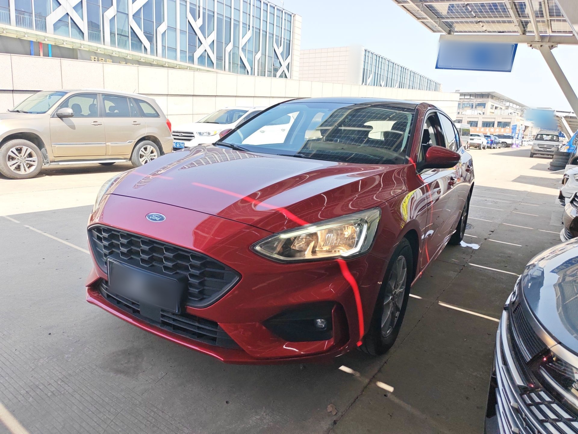 Под передней частью автомобиля