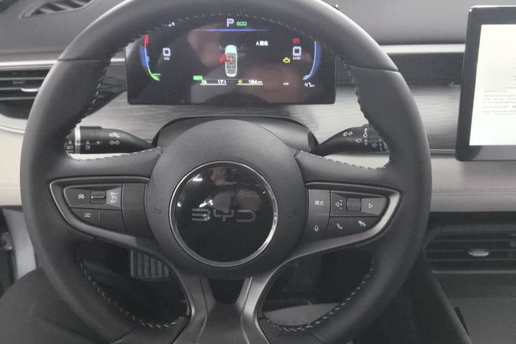 Used BYD Seal 05 DM-i 2025 DM-i Smart Drive 55KM Luxury Model Steering Wheel