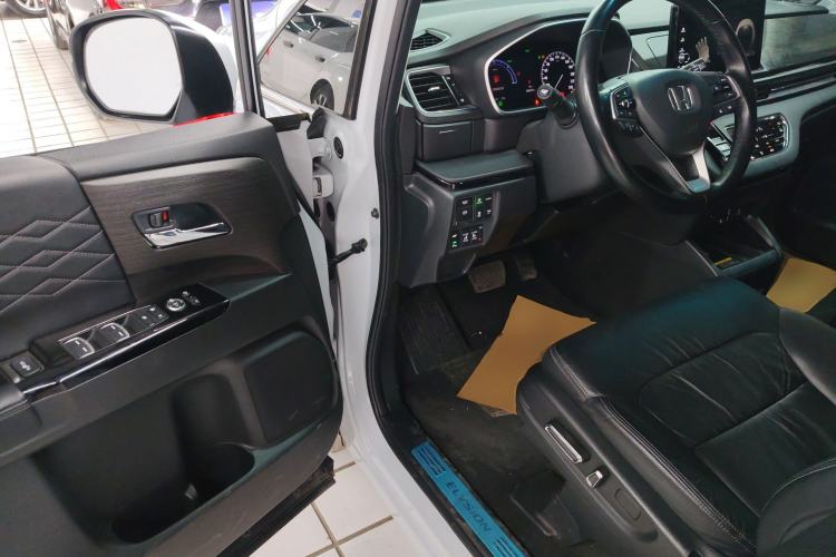 Used Honda Elysion 2024 2.0L eHEV Luxury Edition Driver Seat