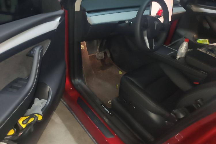 Used Tesla Model Y 2024 Long-Range All-Wheel-Drive Version
