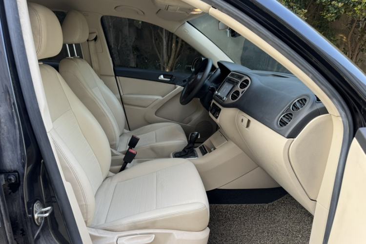 Used Volkswagen Tiguan 2013 1.8TSI Automatic Two-Wheel Drive Trend Edition Right Front Seat