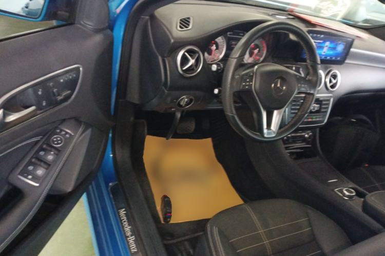 Used Mercedes-Benz A-Class 2015 A 200 Fashion Model
