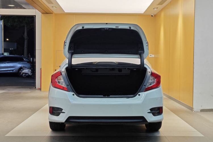 Used Honda Civic 2019 220TURBO CVT Dynamic Edition China VI Trunk