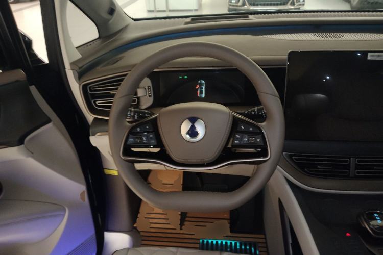 Used Denza D9 2022 DM-i 970 Four-Wheel Drive Flagship Model
