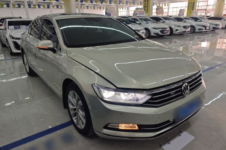 Used Volkswagen Magotan 2017 330TSI DSG Luxury Model Exterior 1