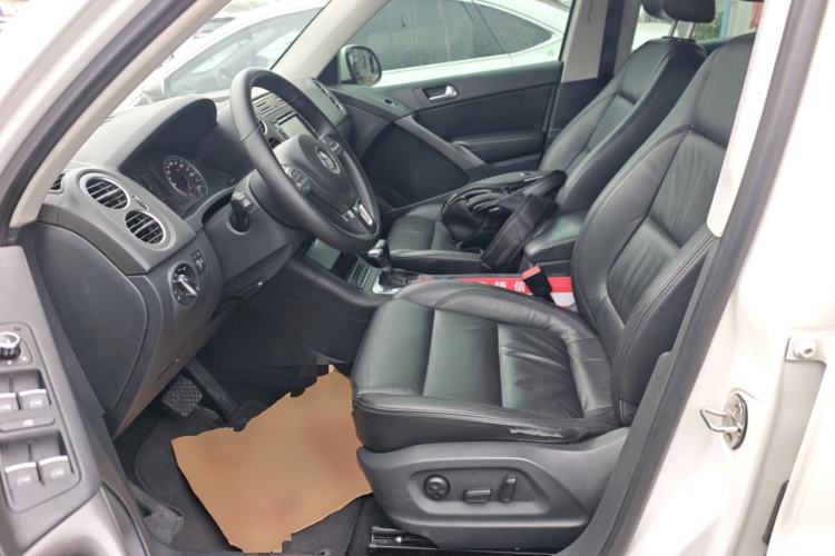 Used Volkswagen Tiguan 2010 1.8 TSI Automatic All-Wheel Drive Fashion Edition Left Front Seat