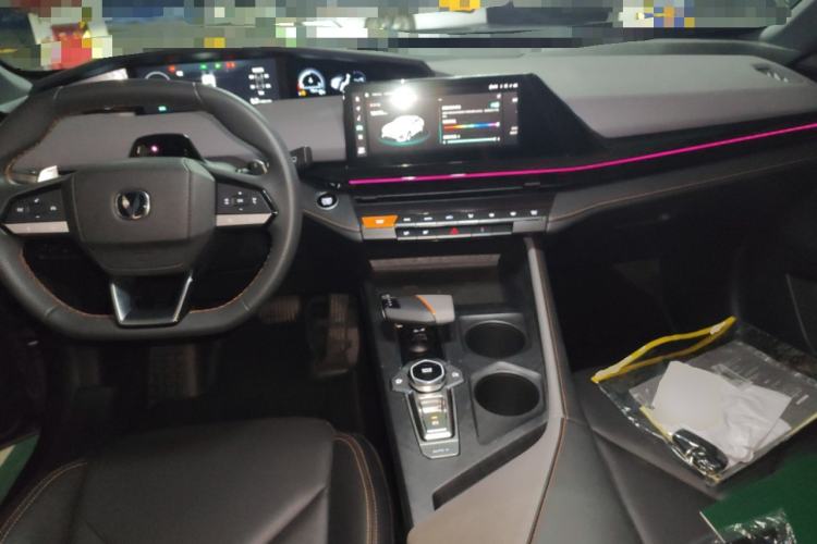 Used CHANGAN UNI-V 2022 1.5T Prestige Version
