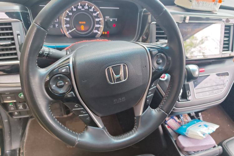 Used Honda Elysion 2016 2.4L Luxury Edition
