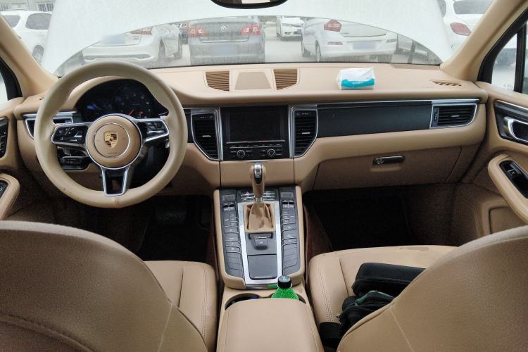 Used Porsche Macan 2016 Macan 2.0T Center Console