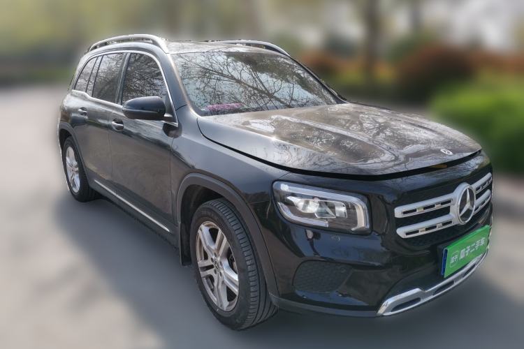 Used Mercedes-Benz GLB 2022 Second Facelift GLB 200 Dynamic Edition Front Right 45 Deg