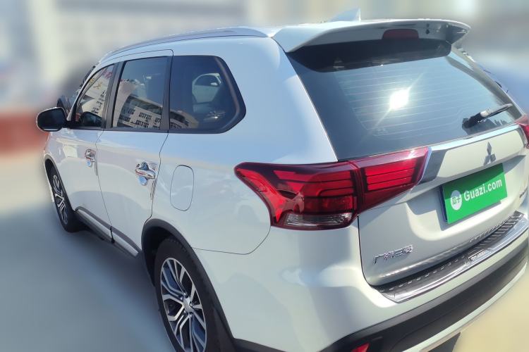 Used Mitsubishi Outlander 2018 2.0L Two-Wheel Drive Glory Edition 5 Seats