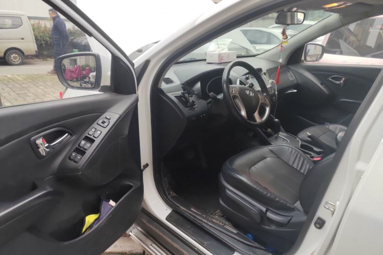 Used Hyundai ix35 2013 2.0L Automatic Two-Wheel Drive Smart GLS China IV Standard