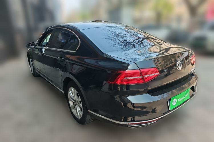 Used Volkswagen Magotan 2018 330TSI DSG Luxury Model Rear Left 45 Deg