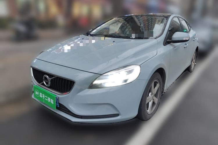 Used Volvo V40 2017 T3 Smart Edition