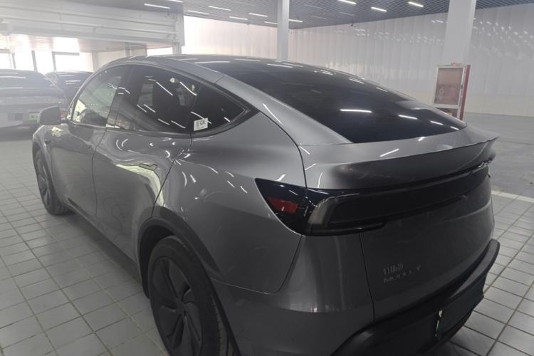 Used Tesla Model Y 2025 Rear-Wheel Drive First Edition Exterior 2