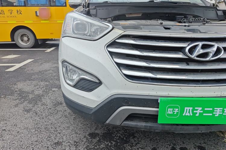 Used Hyundai Grand SantaFe 2013 3.0L 7-Seater Four-Wheel-Drive Comfort Edition Right Front Headlight