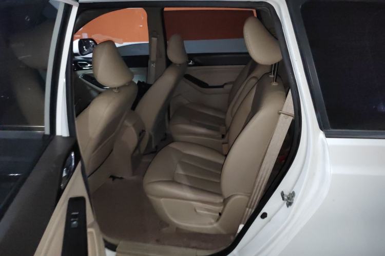 Used Baojun 730 2014 1.5L manual Comfort version 7 seats
