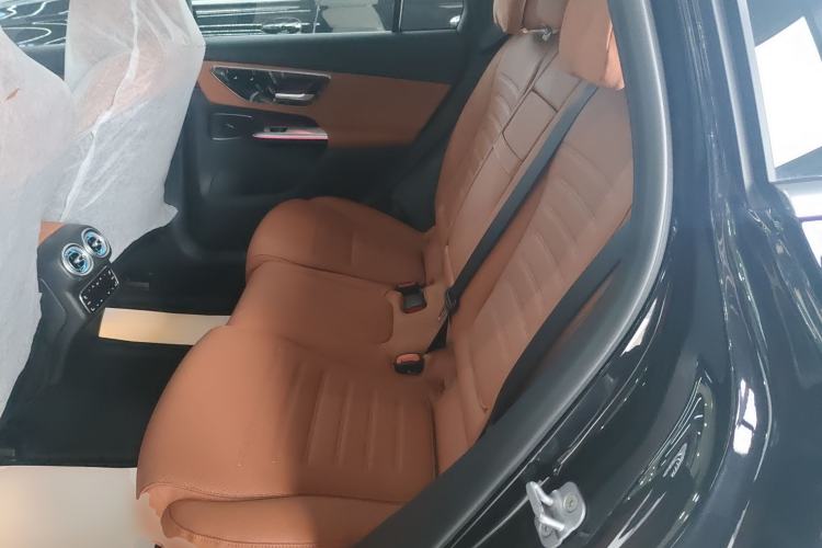 Used Mercedes-Benz GLC 2026 GLC 260 L 4MATIC Luxury Model
