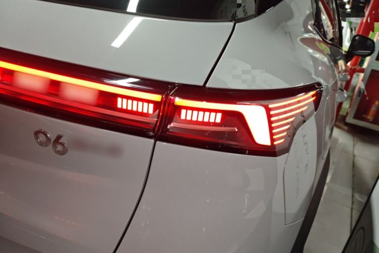 Used Lynk & Co 06 EM-P 2023 EM-P 56 Standard Range Pro Right Rear Taillight