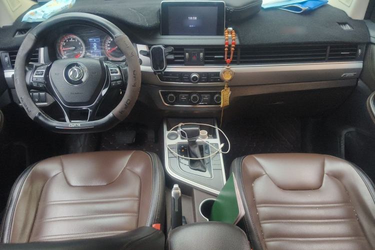 Used FORTHING Joyear X6 2017 Jingxiang Series 1.5T CVT Luxury Model Center Console