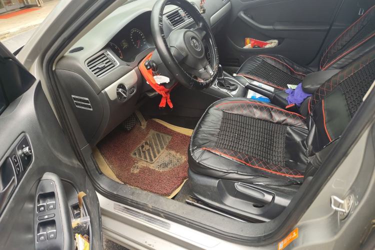 Used Volkswagen Sagitar 2012 1.6L Automatic Comfort Edition
