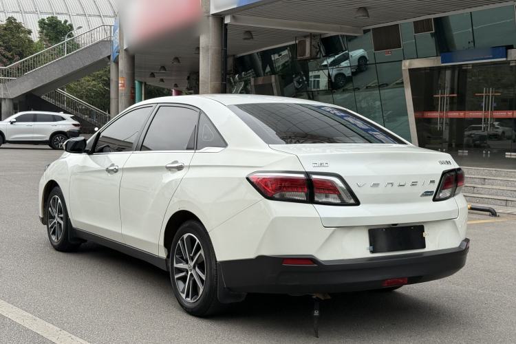 Used Venucia D60 2018 1.6L CVT Smart Connect Elite Edition
