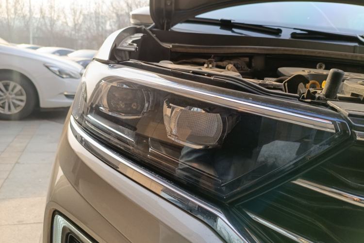 Used Volkswagen T-ROC 2018 280TSI DSG Two-Wheel Drive Advanced Version China V Emission Standard